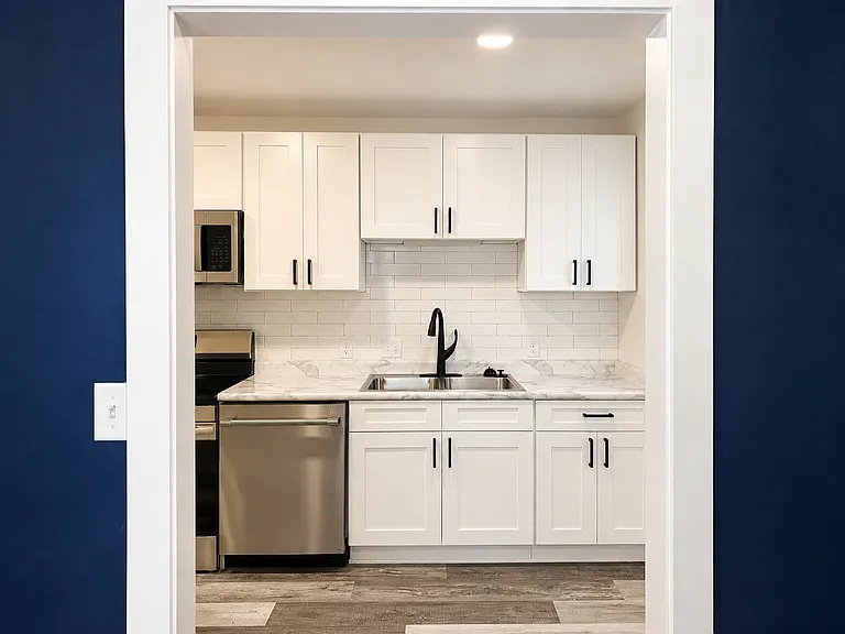 1200 Linwood Ave #1200 — Photo 5