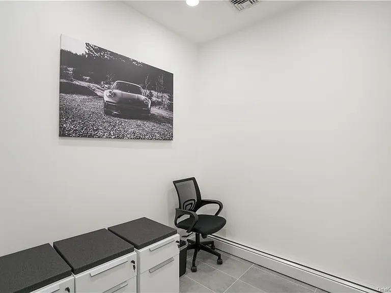 49 Conklin Ave — Photo 12