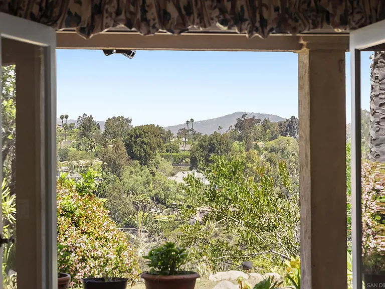 6518 Monte Fuego — Photo 13