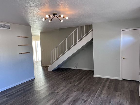 3rd image of 3369 Medina Ct