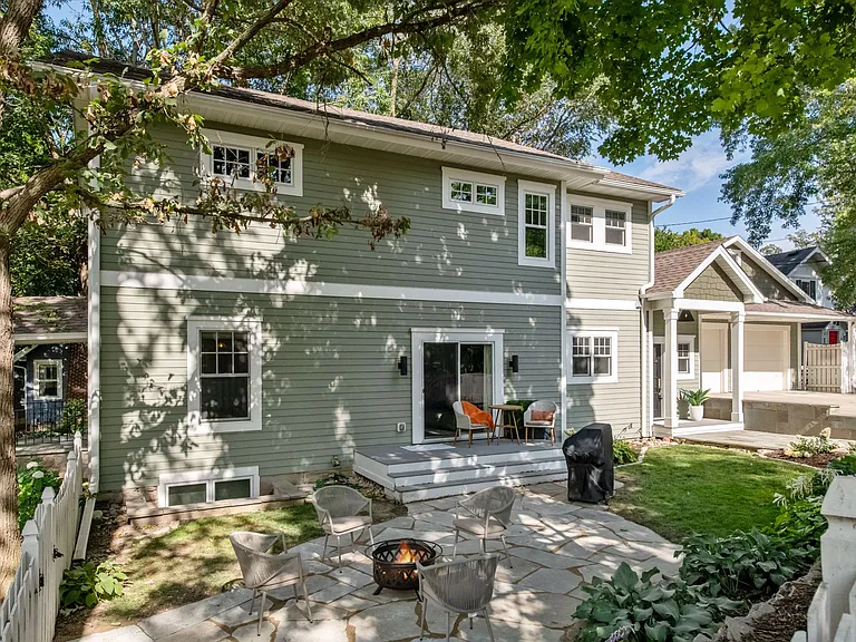 185 W Lake St — Photo 36