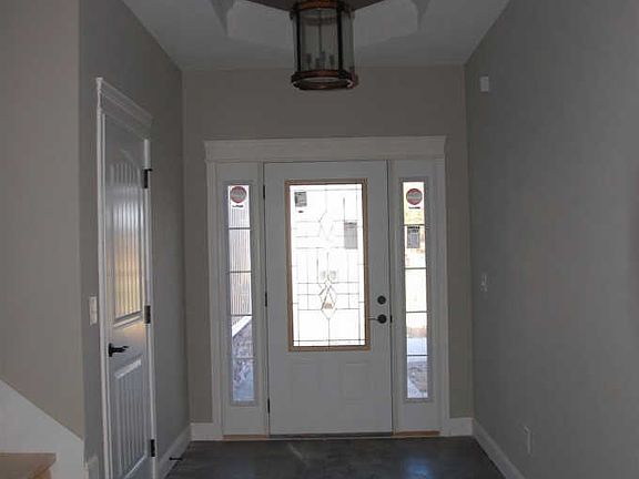 5th image of 104 East St