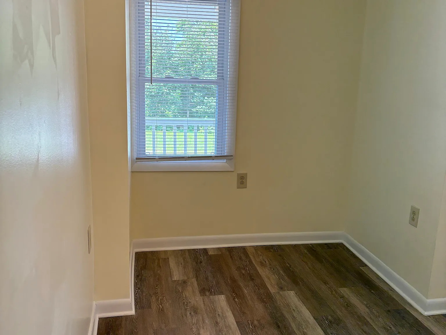 3 bed, 1000 sqft, $3,075 — Photo 2