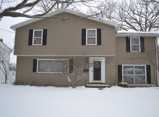 1414 Shanabrook Dr, Akron, OH 44313