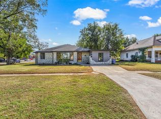 301 W Chickasaw St, Lindsay, OK 73052
