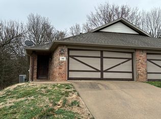 165 S Pinyon Point, Fayetteville, AR 72701