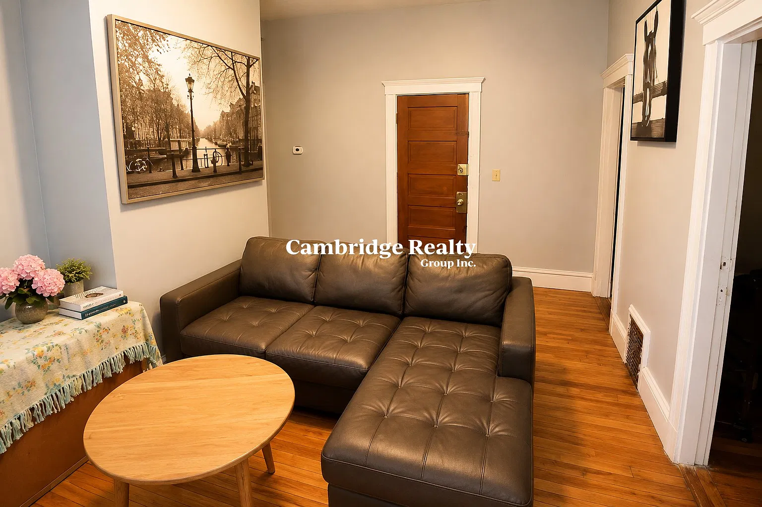 3 bed, 1.0 bath, 1200 sqft, $2,800 — Photo 3