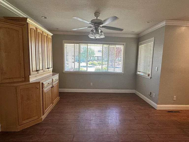 101 Shady Ln — Photo 4