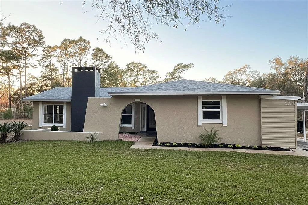 4 bed, 2.0 bath, 2010 sqft, $2,500 — Photo 1