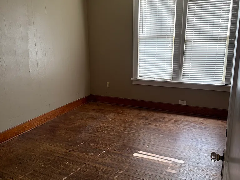709 W Georgia Ave — Photo 8