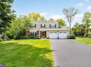 4 Woodstock Cir, Collegeville, PA 19426