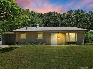 99 Birch St, Carpentersville, IL