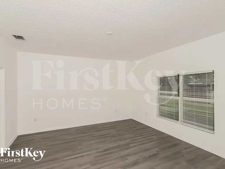 1021 Locust Ave NW — Photo 7