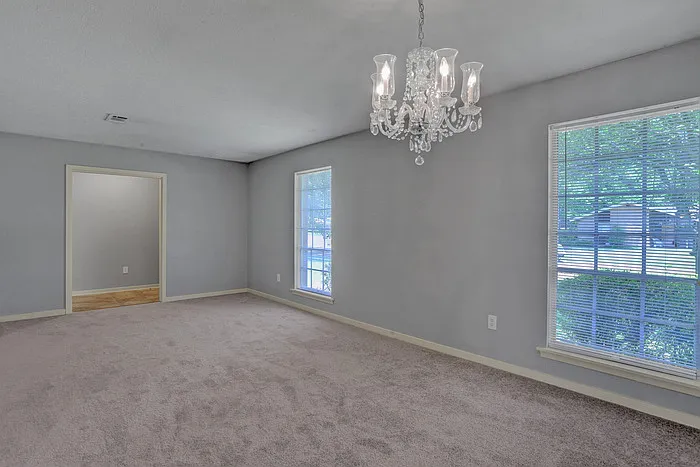 3 bed, 2.0 bath, 1898 sqft, $1,545 — Photo 4