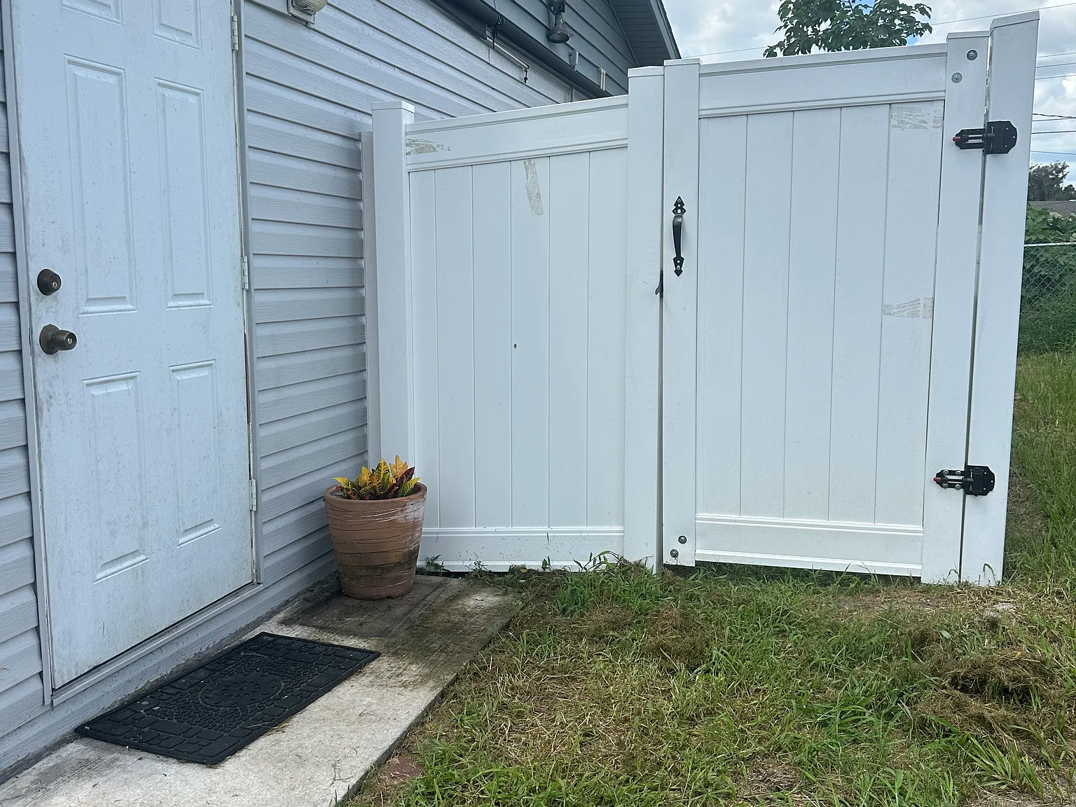 Studio, 240 sqft, $900 — Photo 4