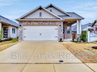 929 King St, Aubrey, TX 76227
