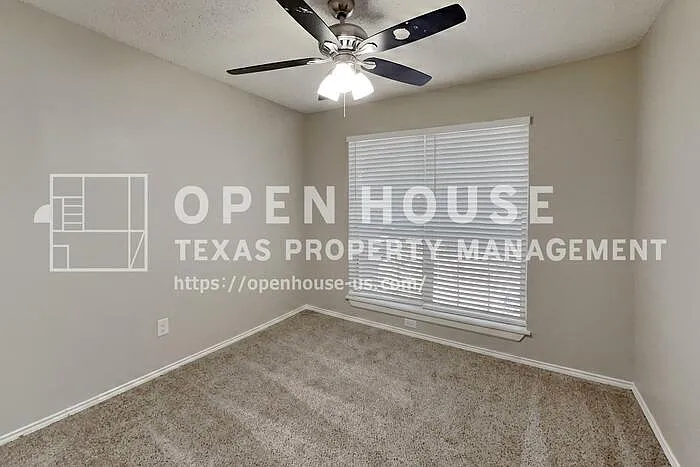 905 Freshwood Ct — Photo 12