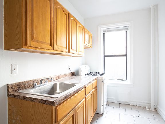 2nd image of 505 62nd St APT B9
