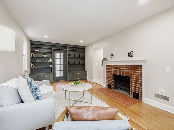 5th image of 122 Astor Dr