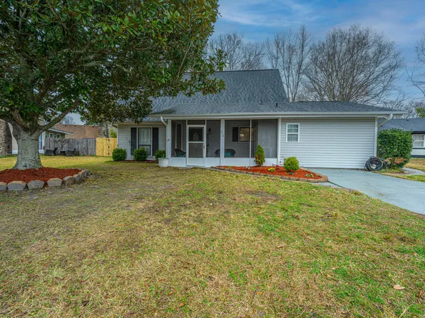 240 Horseshoe Dr, Goose Creek, SC 29445