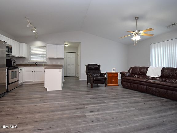 3rd image of 1413 Westpark Drive