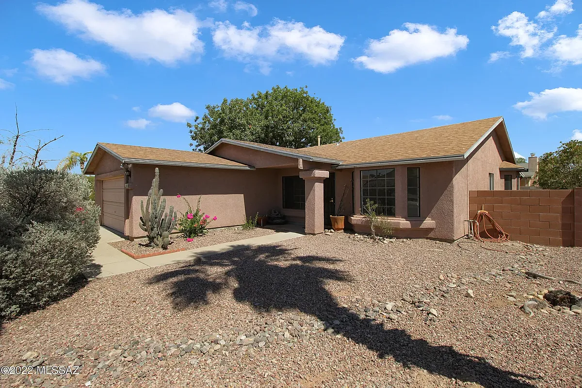 Building Photo - 4620 W Bluebell Way