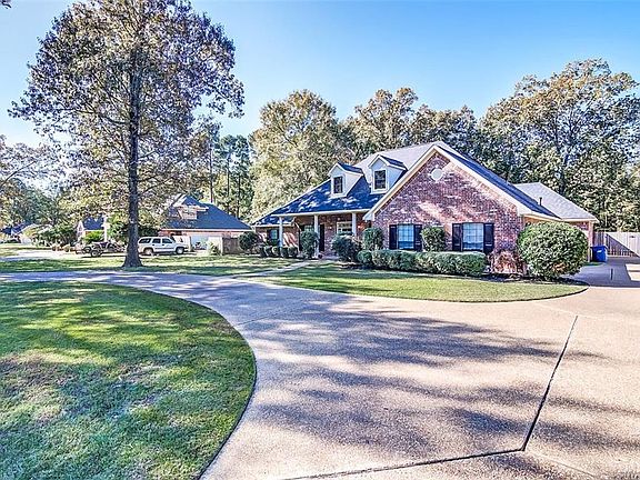 2nd image of 2815 Hillcrest Cir