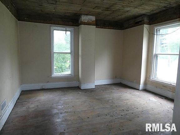 4th image of 210 W Jefferson St