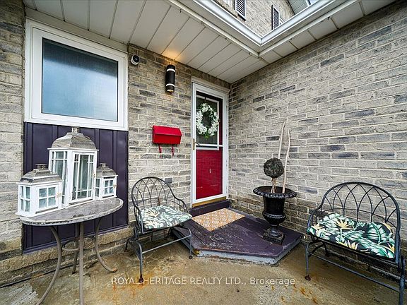 3rd image of 72 Frazer Rd