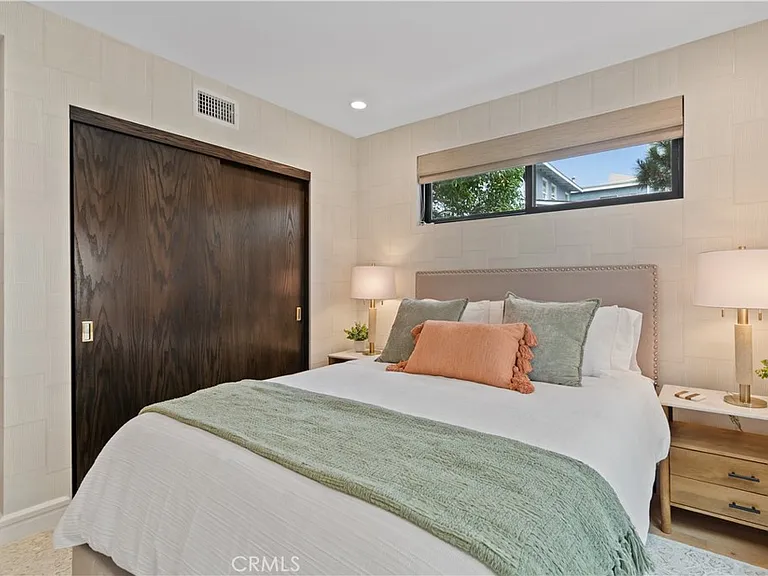 802 Bard St — Photo 24