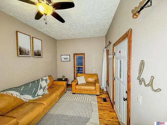 4th image of 121 W Cameron St