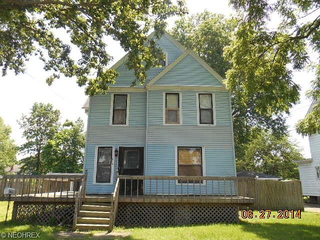 1st image of 819 W 22nd St