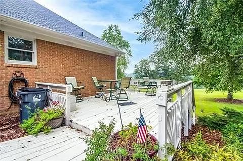 4th image of 1351 Green Turf Dr