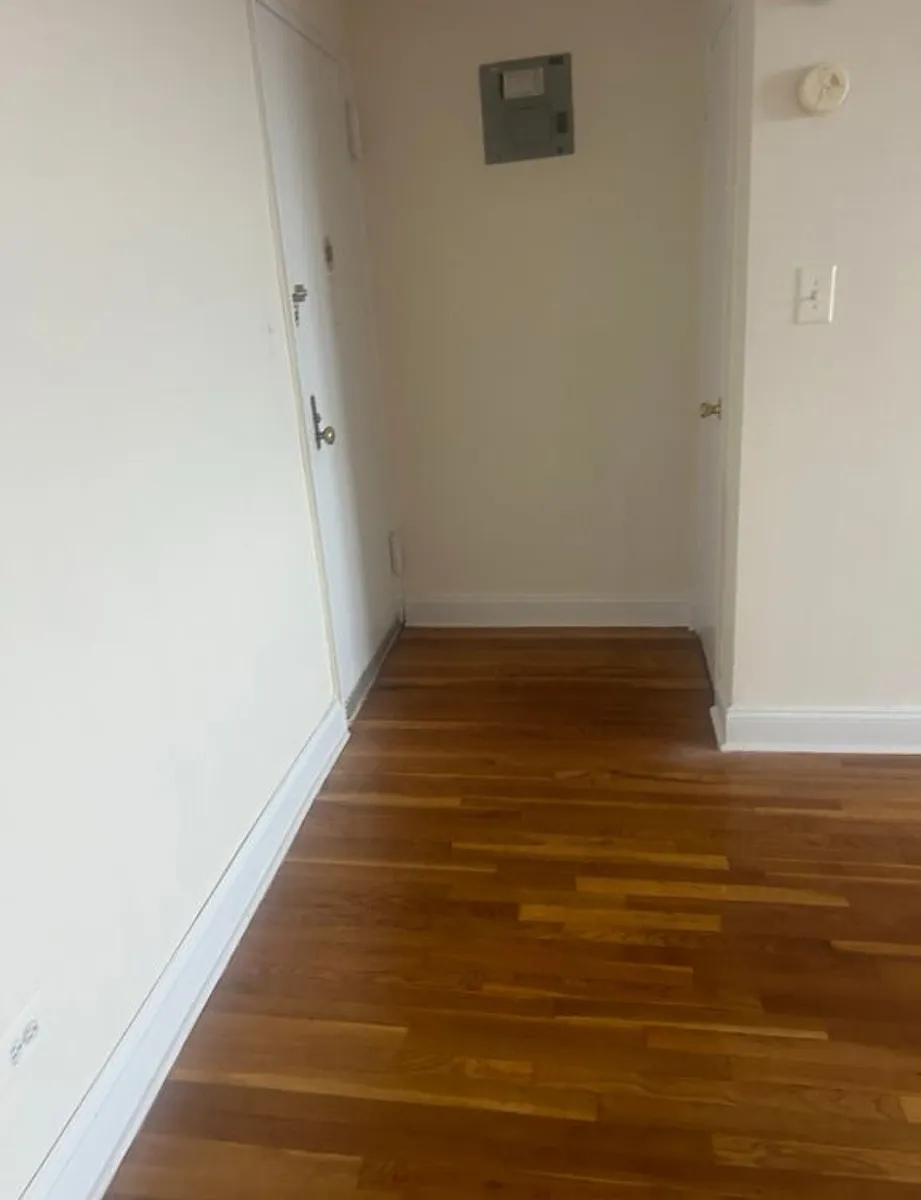 Building Photo - 3323 Nostrand Ave #5P