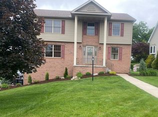 1080 Finchley Rd, North Huntingdon, PA 15642