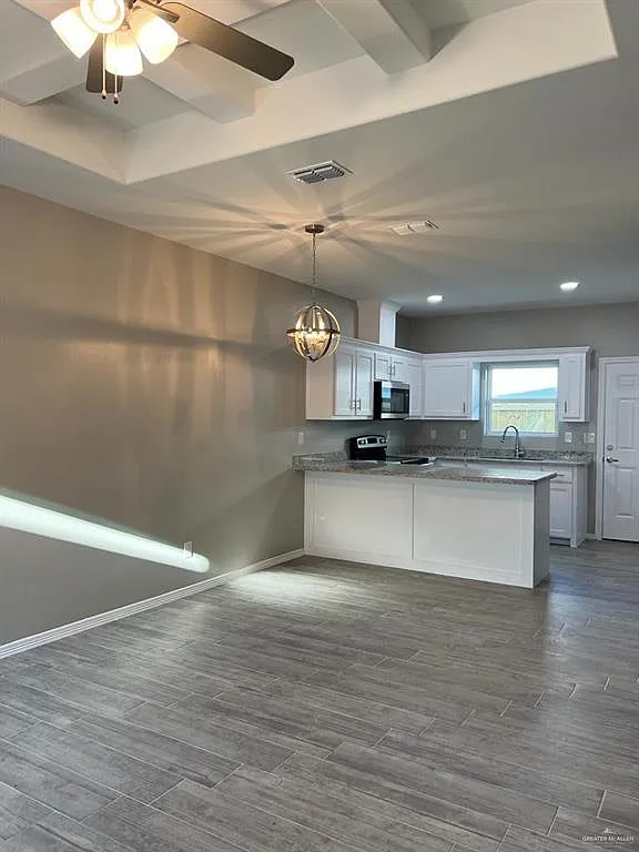 2 bed, 2.0 bath, 920 sqft, $1,050 — Photo 2
