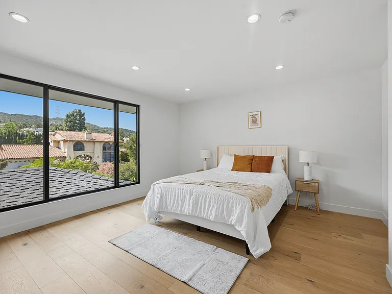 18101 Green Meadow Dr — Photo 7