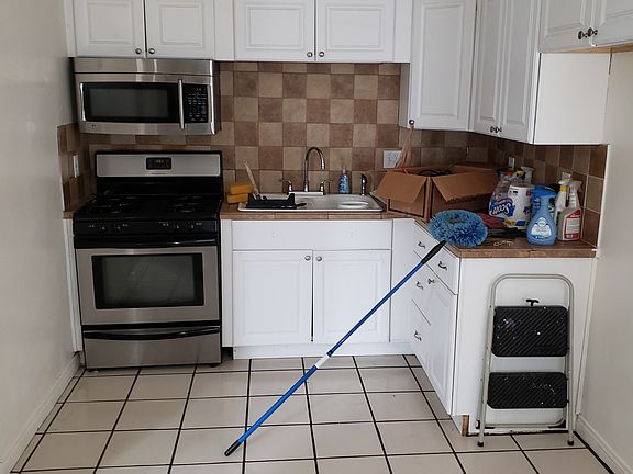 4th image of 444 W Ash Ave