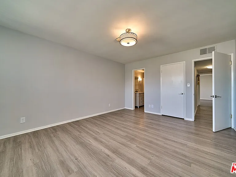 835 S Norton Ave #15 — Photo 11