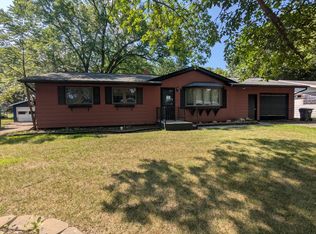 518 Sunrise Ave, Paynesville, MN 56362