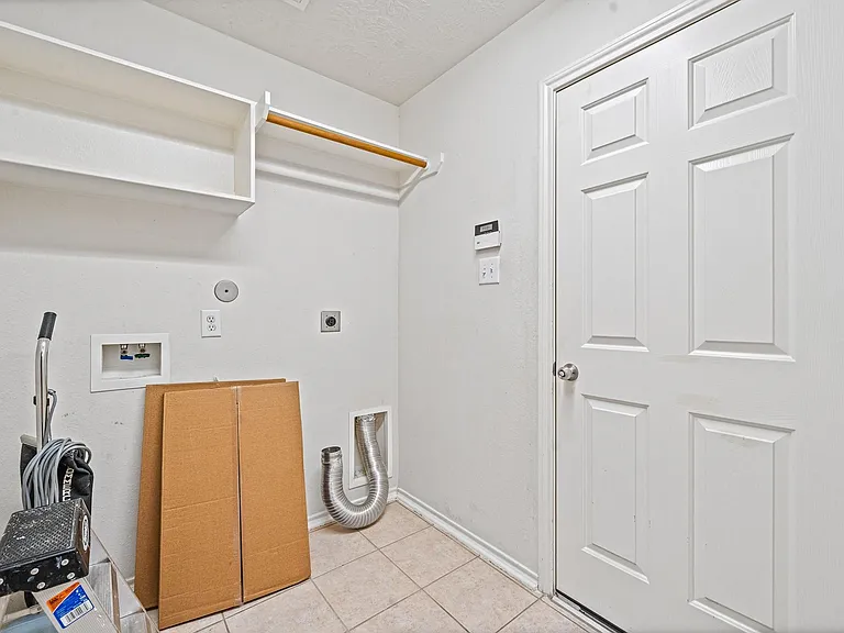 6423 Bonnie Chase Ln — Photo 15