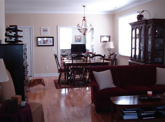 5th image of 2549 Bay Ave
