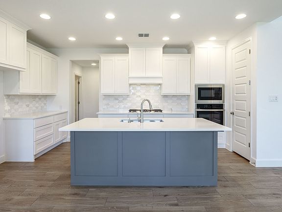 2nd image of 321 Adlai Ave