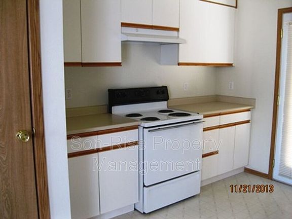 3rd image of 1640 Runge Ave #2