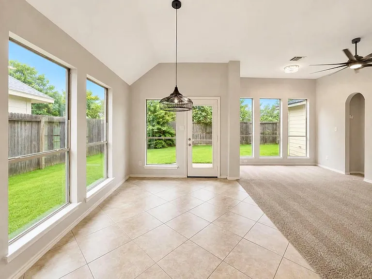 5607 Wagon Wheel Ln — Photo 8