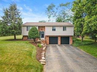 2719 W Bardonner Rd, Gibsonia, PA 15044