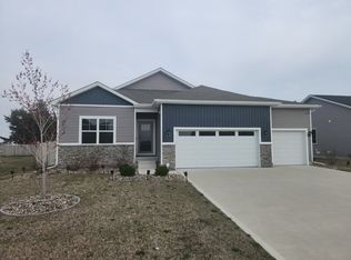 2521 NW Woodbury Dr, Ankeny, IA 50023