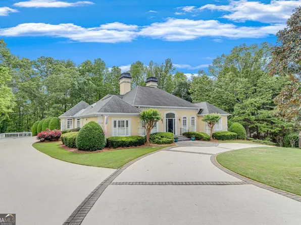 2900 Club Pl, Gainesville, GA 30506