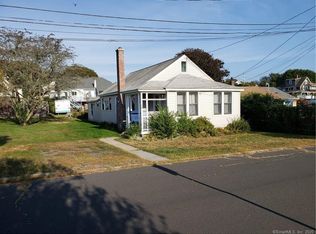 20 Valley St, Waterford, CT 06385