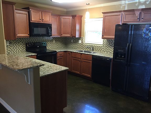 2nd image of 109 Padre Dr
